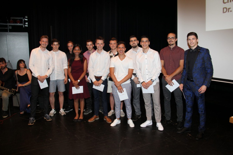 Drei frischgebackene Informatiker aus dem Hause visions.ch gmbh